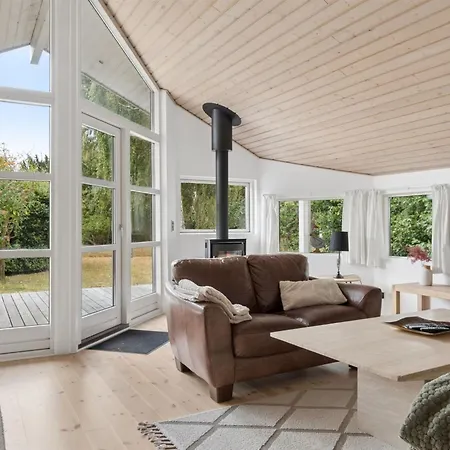 Holiday home Veljan - 300m From The Sea By Interhome *