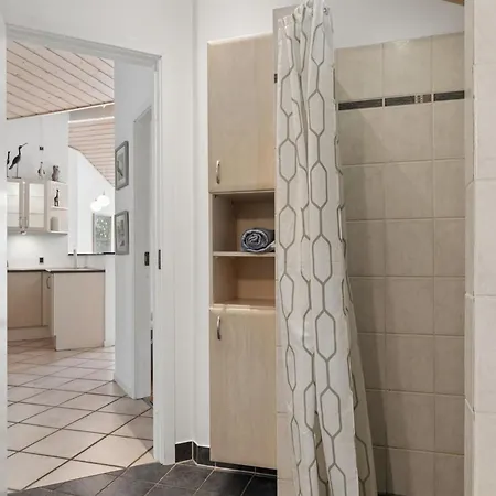 Holiday home Veljan - 300m From The Sea By Interhome