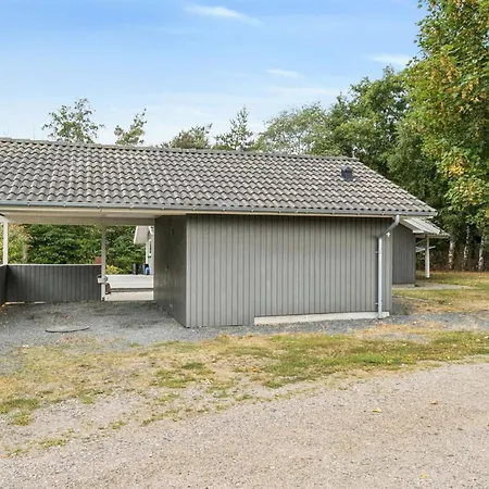 Veljan - 300m From The Sea By Interhome