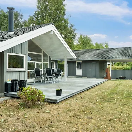 Veljan - 300m From The Sea By Interhome